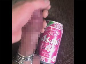 【Twitterゲイ動画】マラにカッコいいコックリングをハメて缶ビールと並べてSNSでデカマラアピールをする素人！