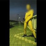 【Twitterゲイ動画】夜の歩道橋で全裸でシコシコとオナって喘ぎながら精子を遠くに飛ばそうとする素人の変態露出魔！